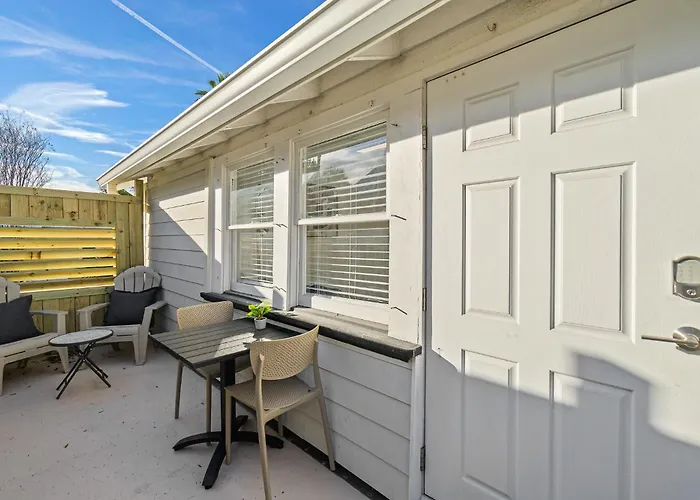 Old Mission Guest Suite - Charming Apartment, 15 Min Walk To Downtown!