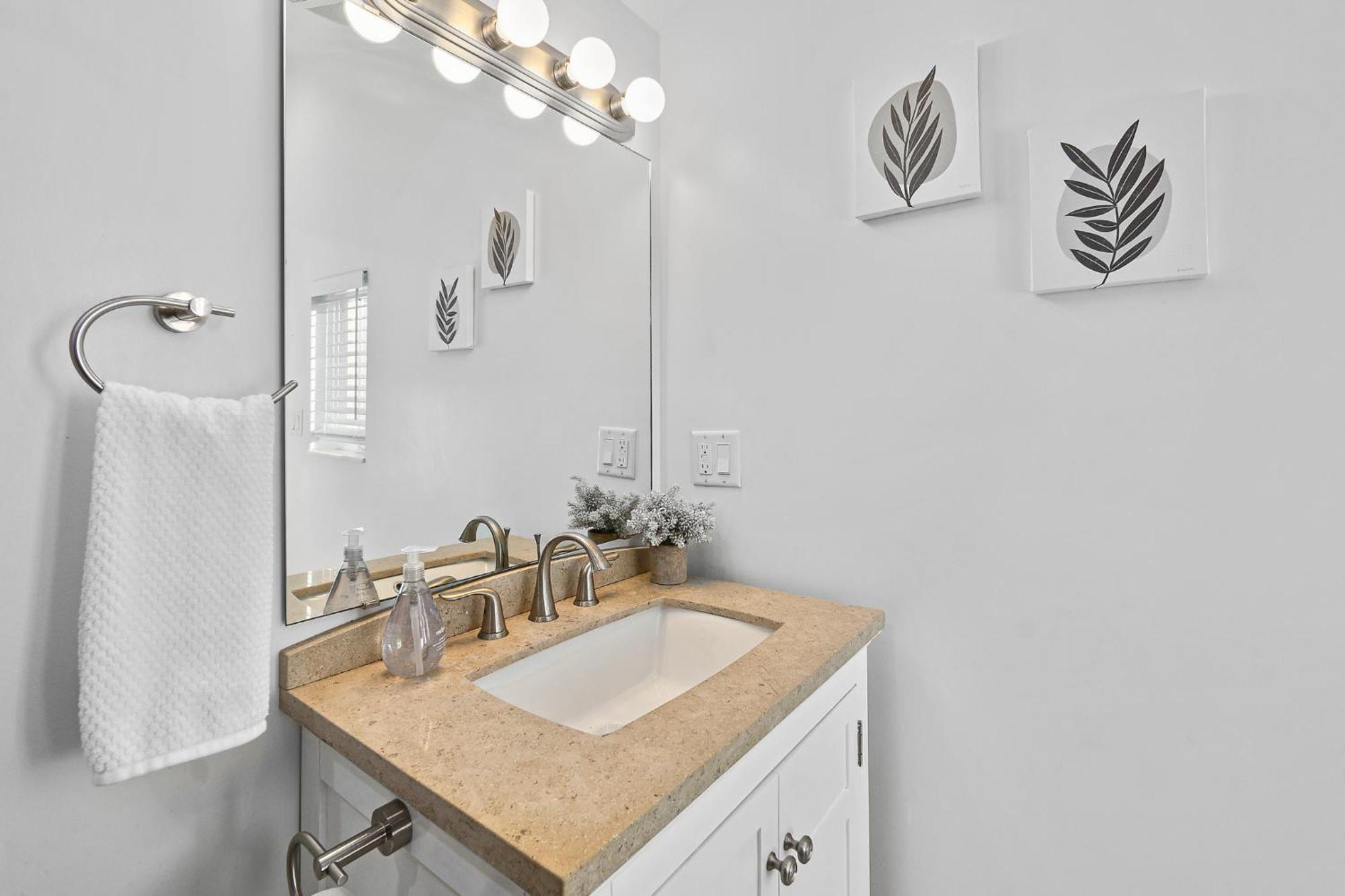 Apartamento Old Mission Guest - Charming Apartment, 15 Min Walk To Downtown! *